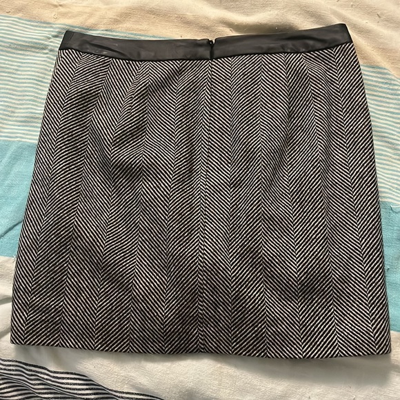 Banana Republic Skirt - Picture 2 of 2